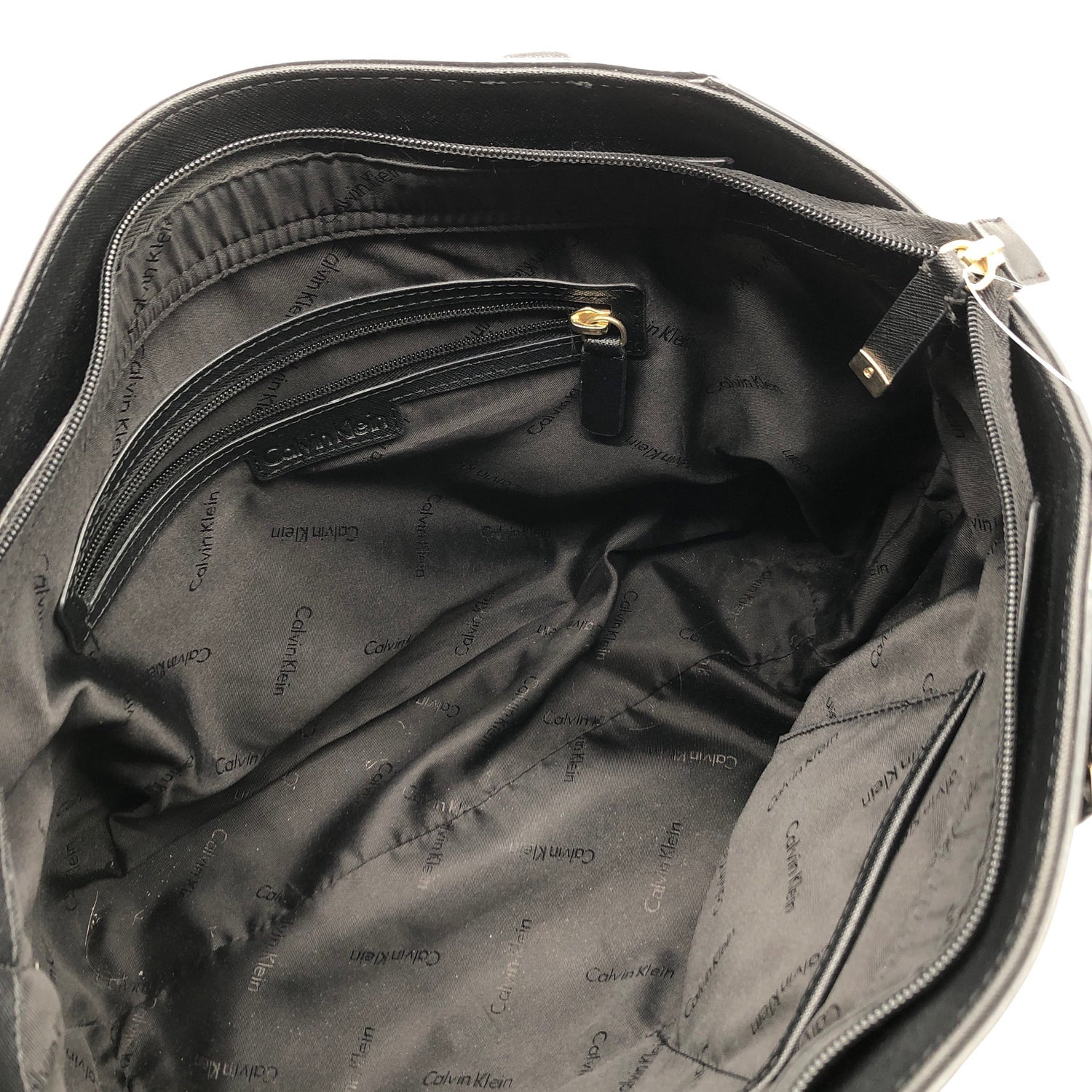  Käsilaukku  Käsilaukku, koko Midi  Calvin Klein 