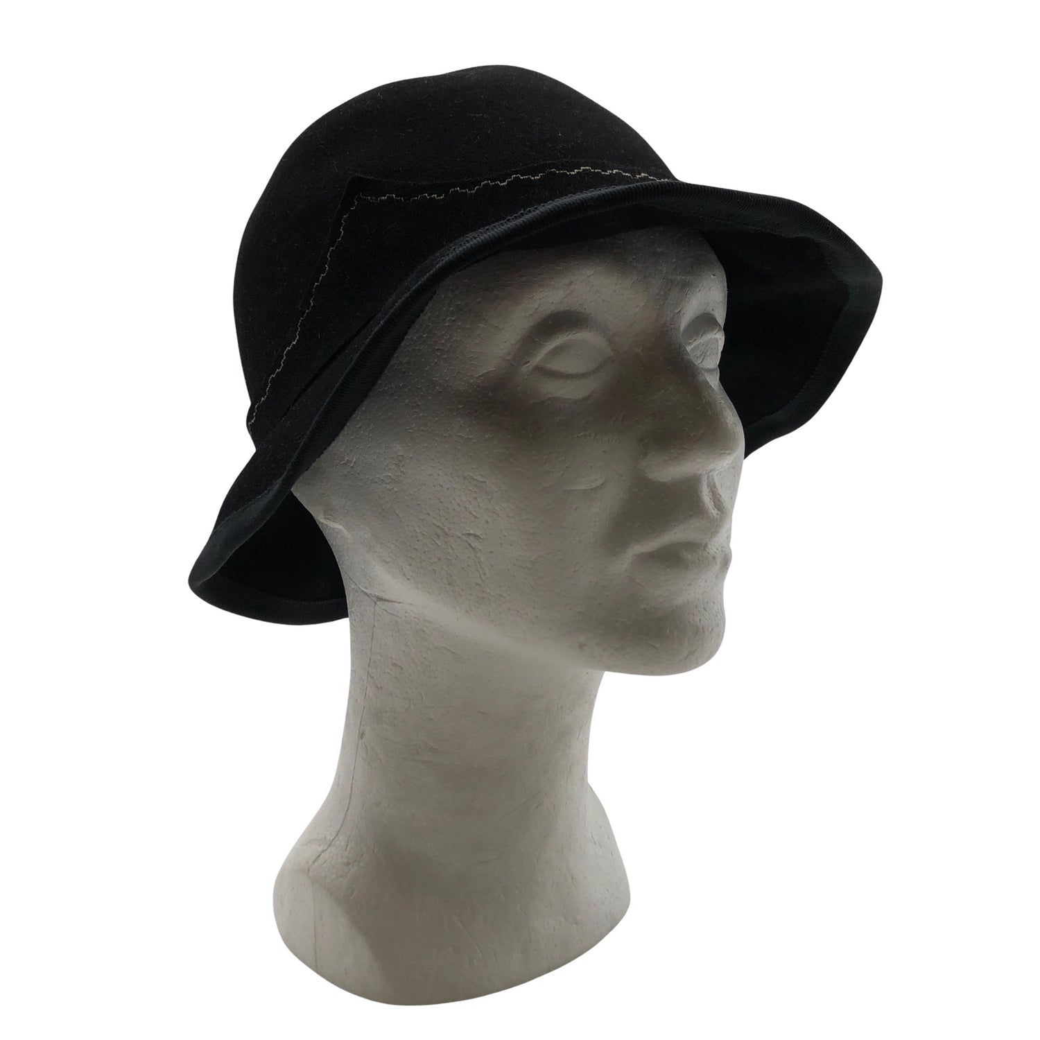  Hattu  Hattu, koko 52 - 54 cm  Muotiliike Lea Jokinen 