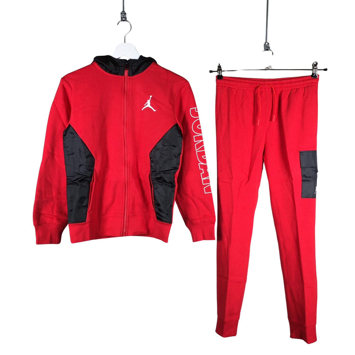  Collegeasu  Collegeasu, koko 146 - 152  Jordan (Nike) 