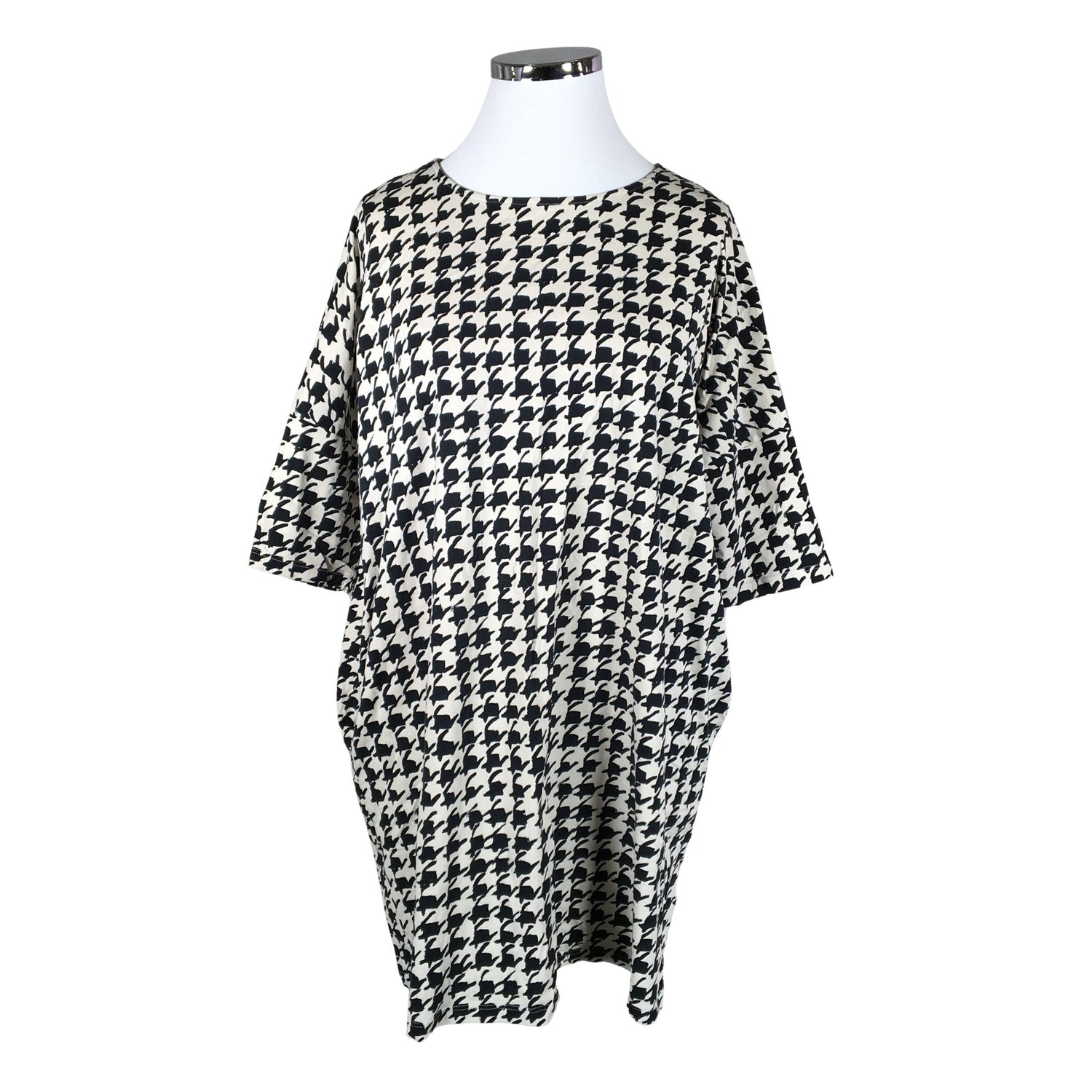  Mekko  Trikoomekko, koko 44  Neulomo 
