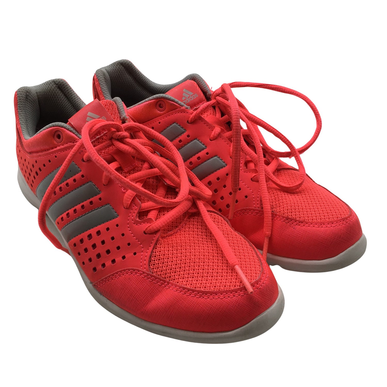  Sisäliikuntakengät  Sisäliikuntakengät, koko 40  Adidas 