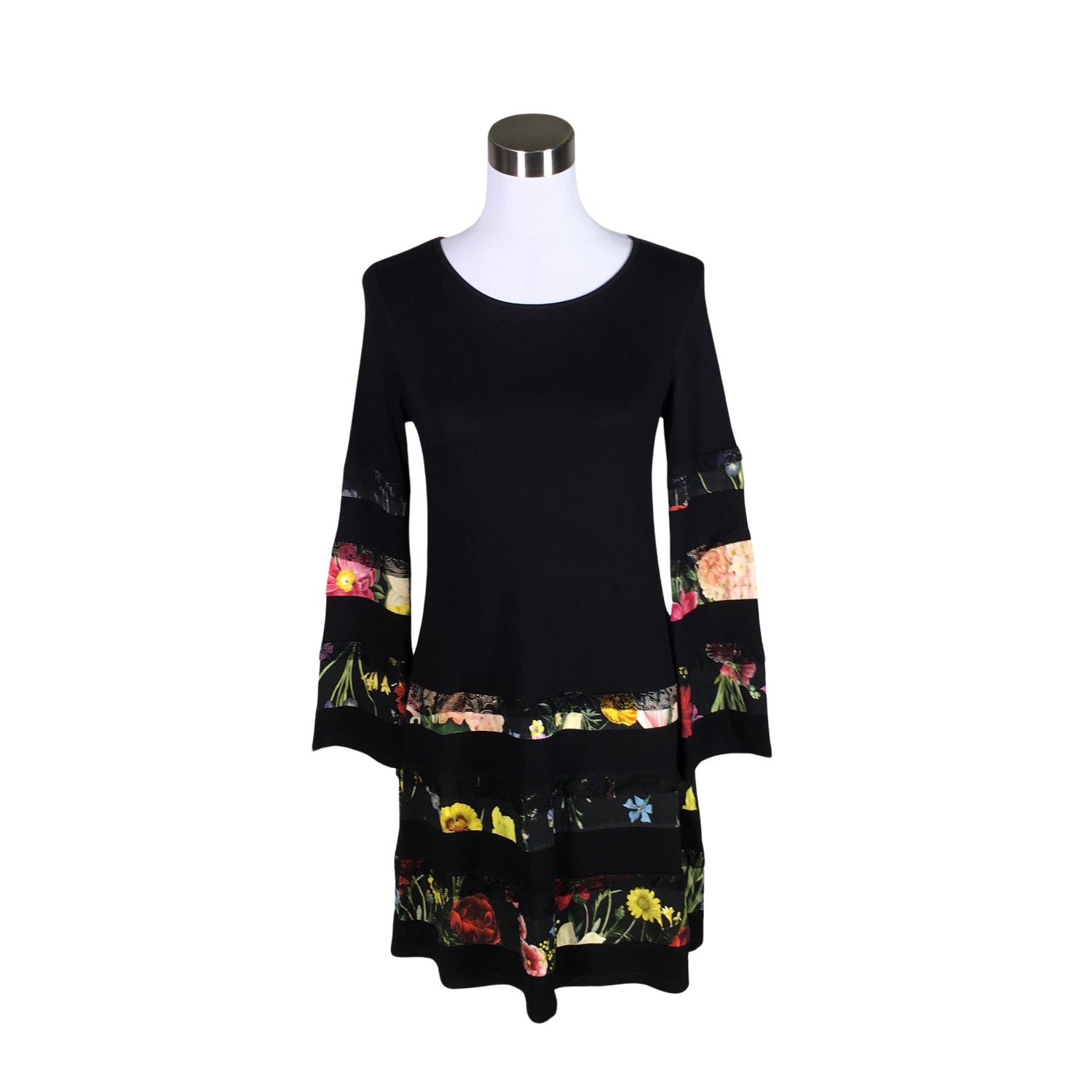  Mekko  Trikoomekko, koko 34  Desigual 