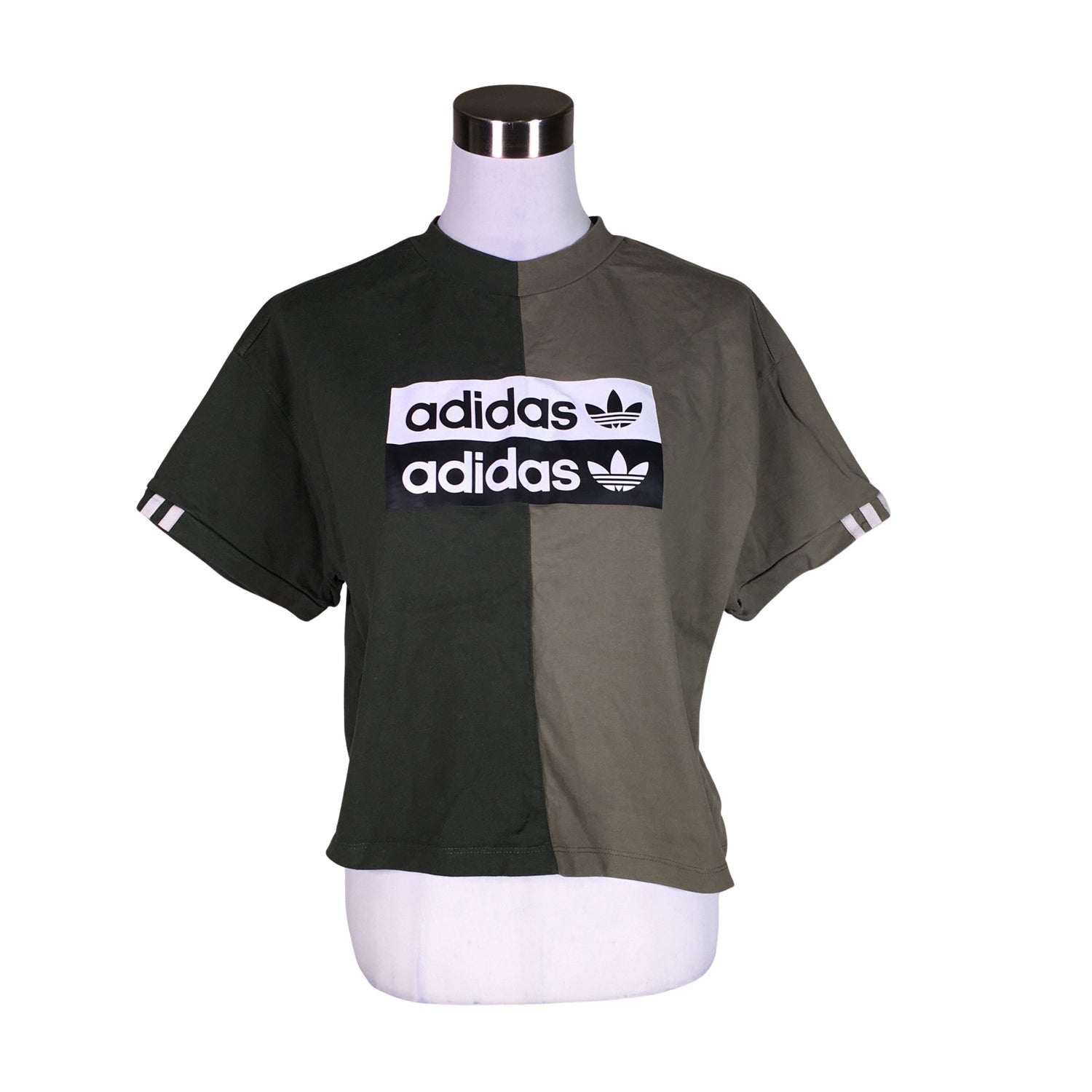  T-paita  T-paita, koko 34  Adidas 