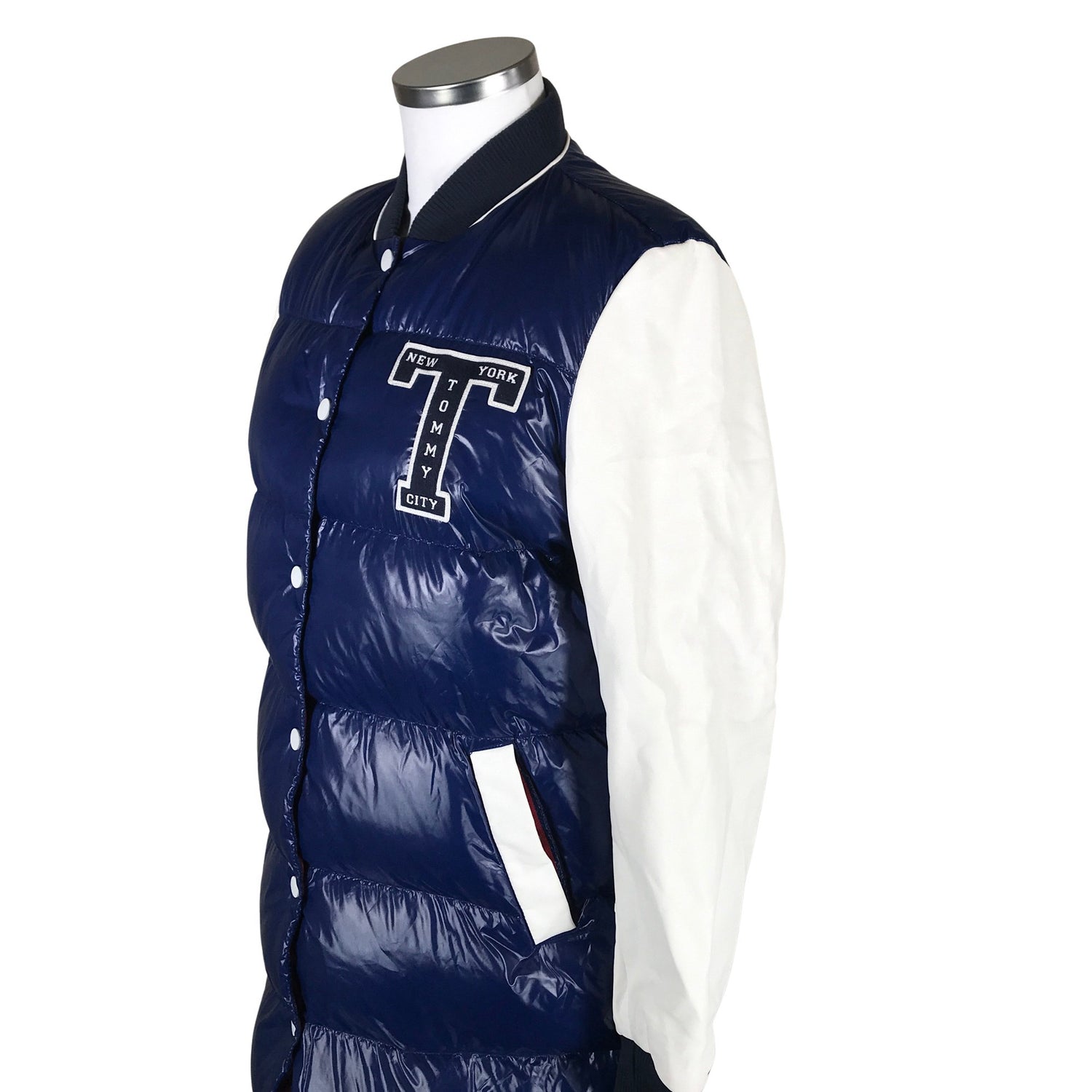  Untuvatakki  Untuvatakki, koko 42  Tommy Hilfiger 