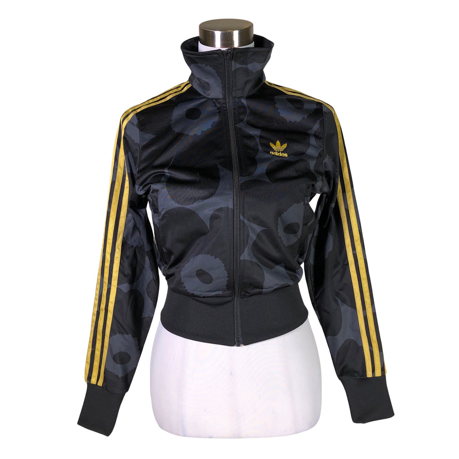  Urheilutakki  Verryttelytakki, koko 32  Adidas 