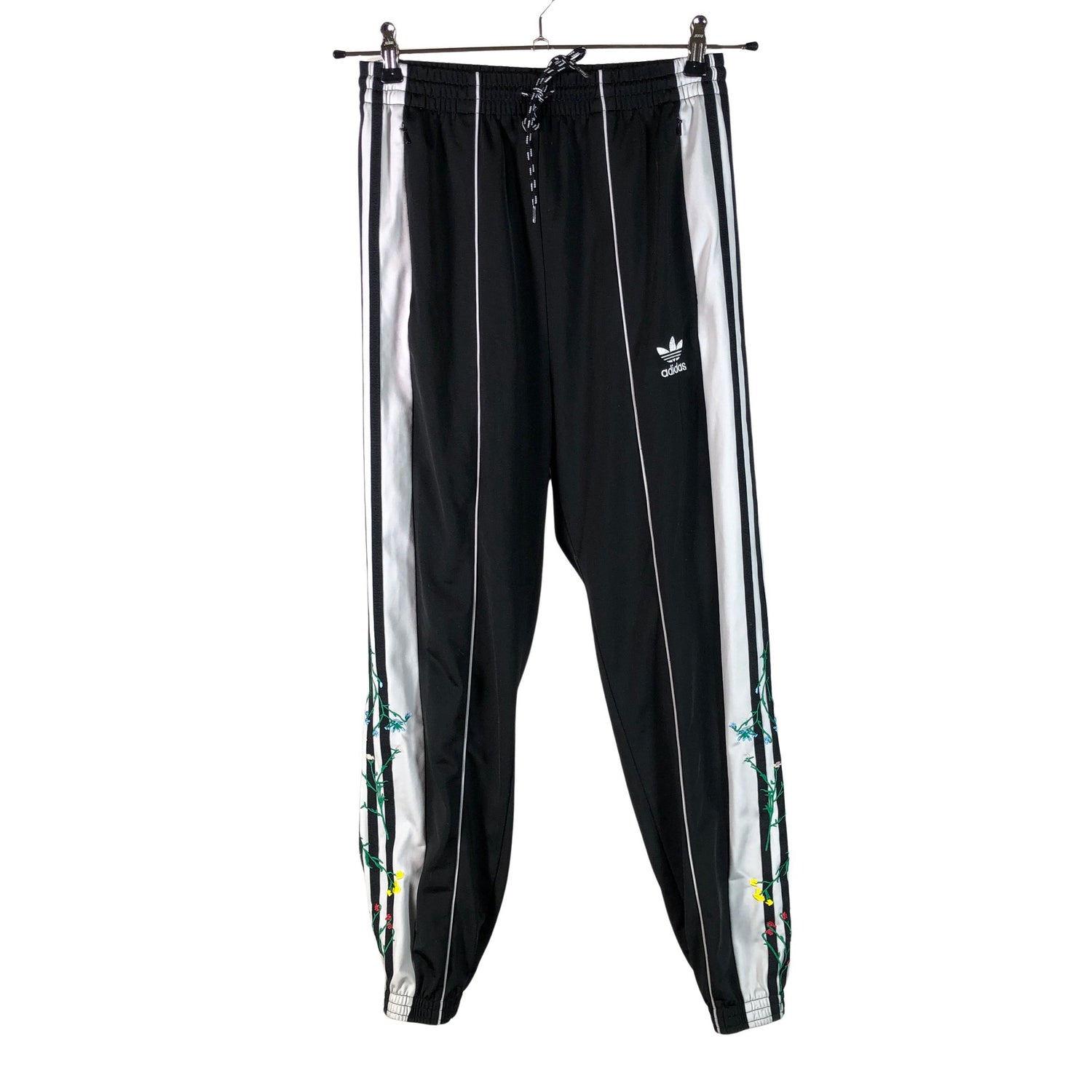  Urheiluhousut  Verryttelyhousut, koko 36  Adidas 