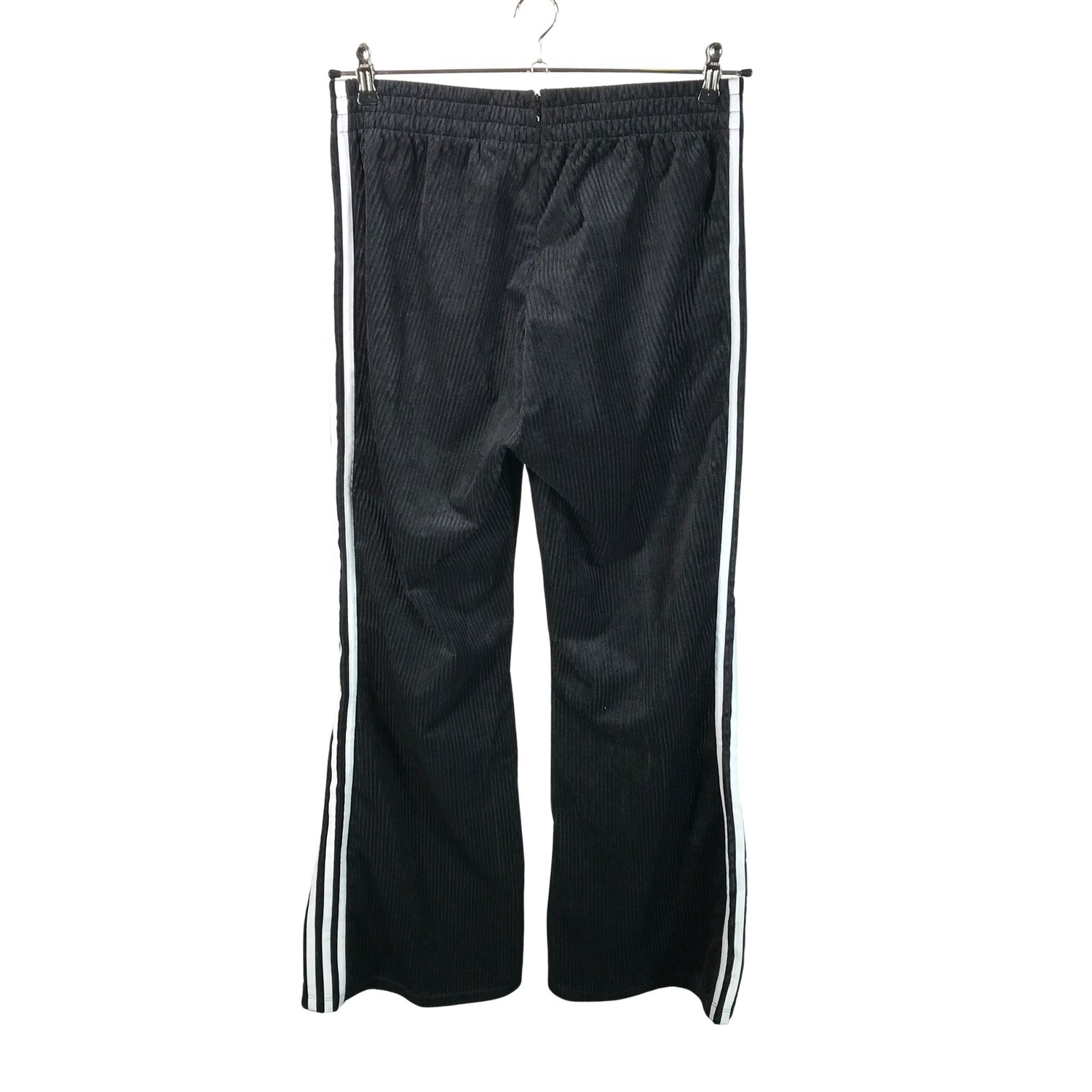  Housut  Kangashousut, koko 42  Adidas 