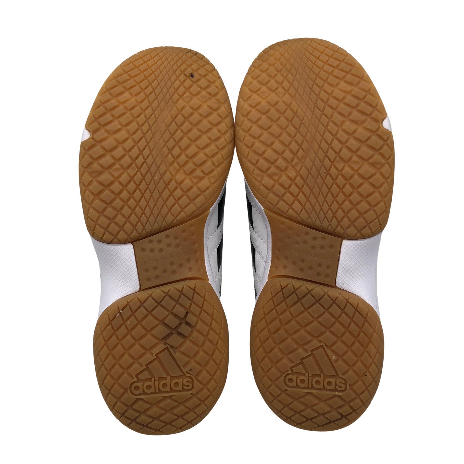  Sisäliikuntakengät  Sisäliikuntakengät, koko 40  Adidas 