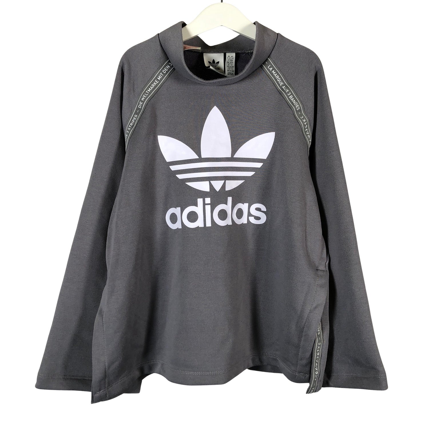  Paita  Collegepaita, koko 146 - 152  Adidas 