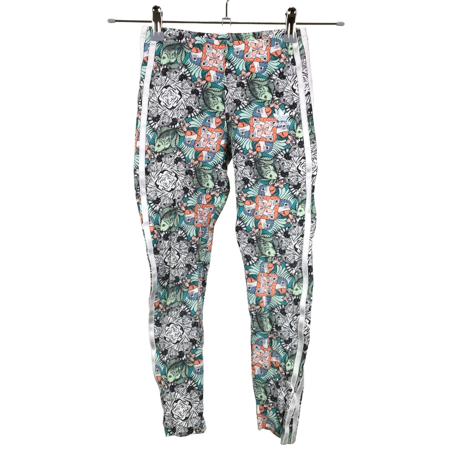  Leggingsit  Leggingsit, koko 134 - 140  Adidas 