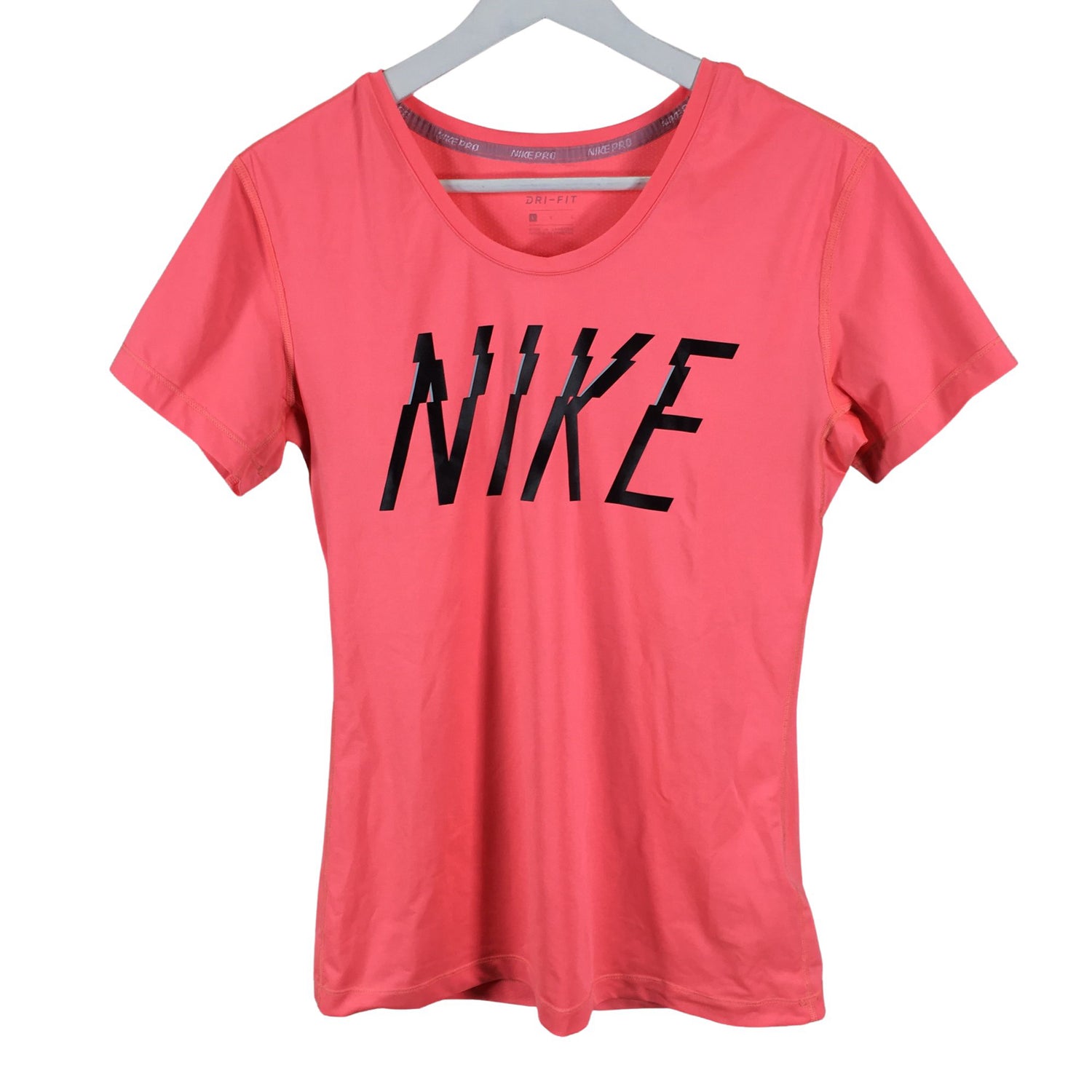  Urheilupaita  Urheilupaita, lyhyet hihat, koko 40  Nike 