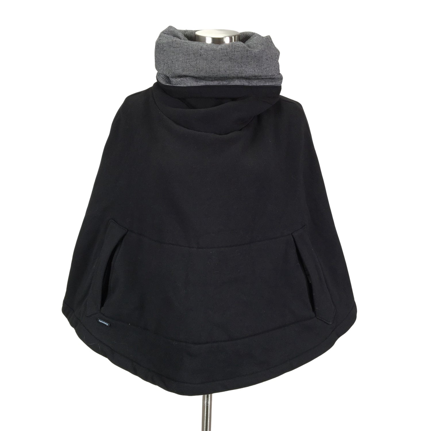  Poncho  Poncho, koko 36  Supremebeing 