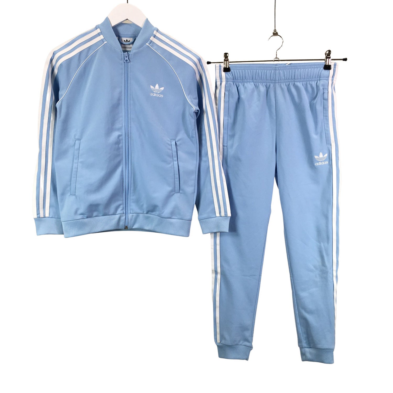  Collegeasu  Collegeasu, koko 152 - 158  Adidas 