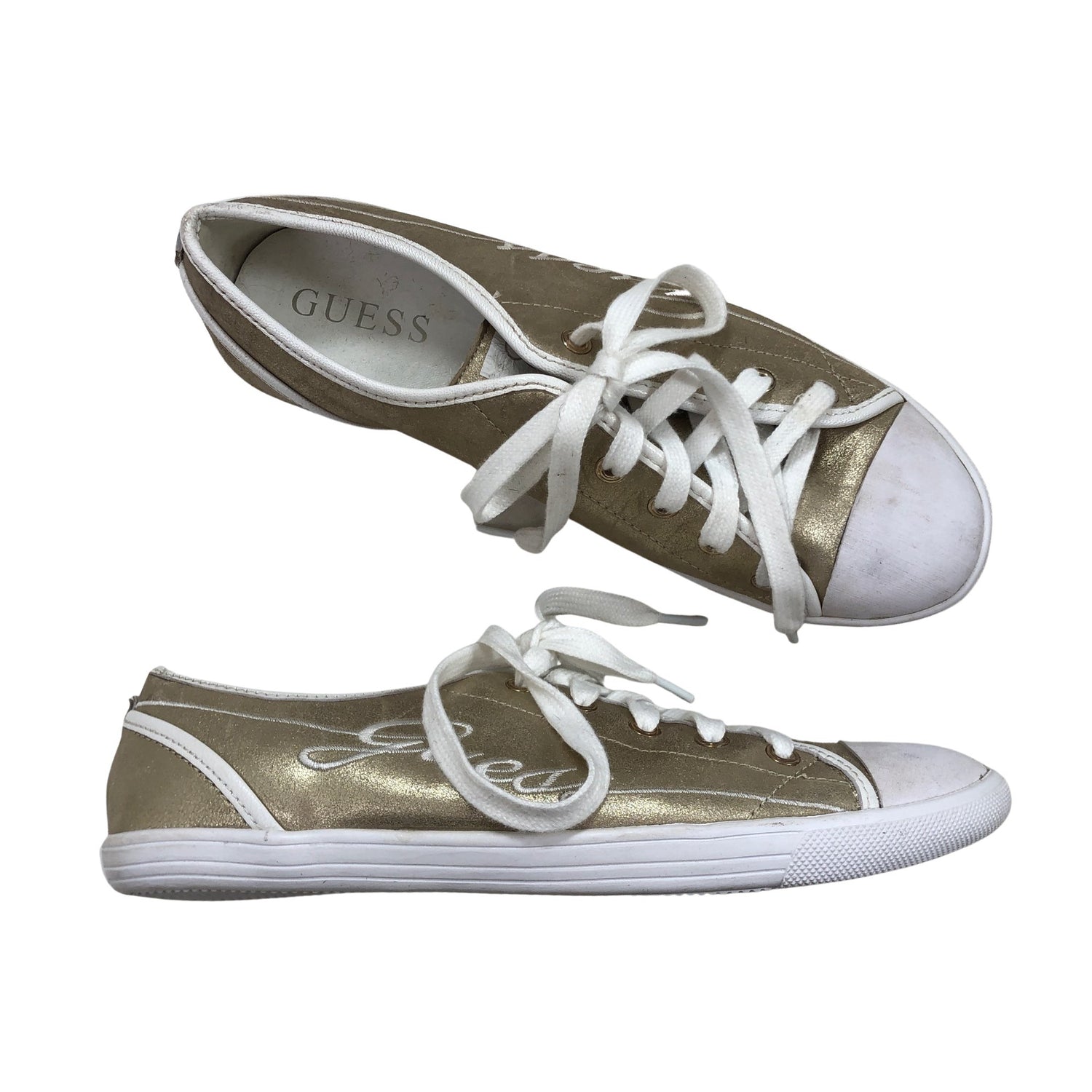  Tennarit  Tennarit, koko 40  Guess 